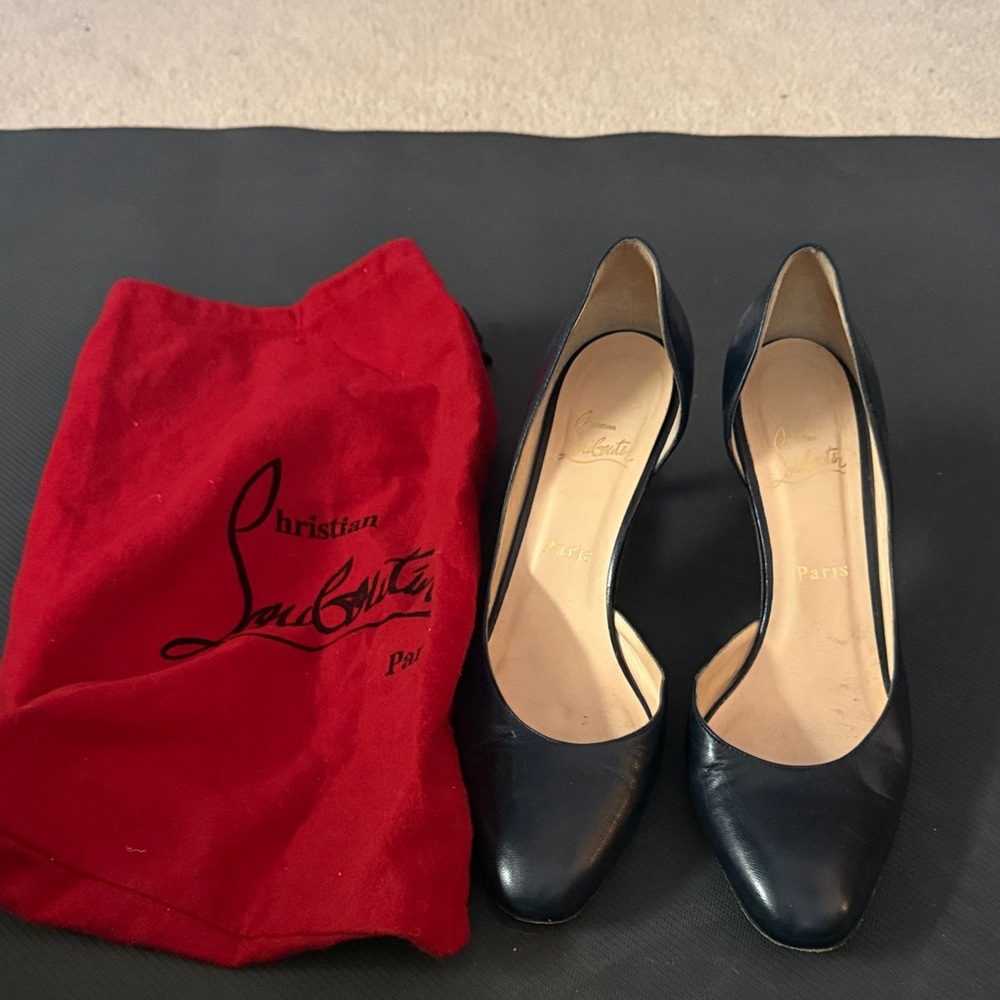 Christian Louboutin Elegant Navy Pumps